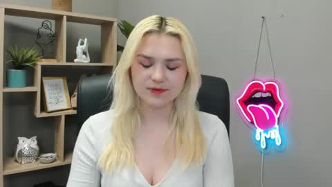 Lily online show from 06.03.26