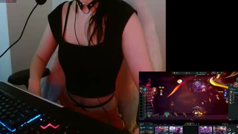 Lily Rone online show from 10.10.25
