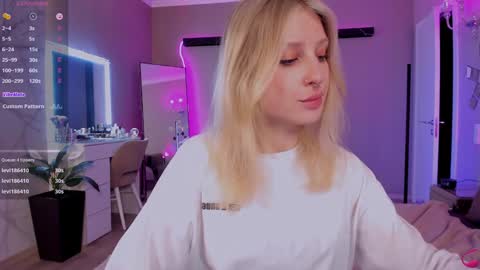 Lily online show from 02.08.25