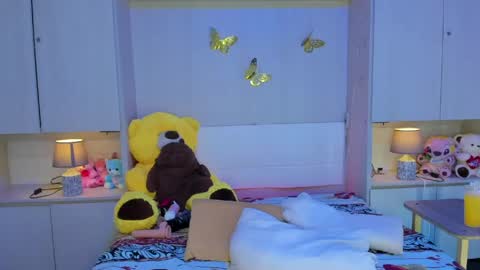 lilywhitee1 online show from 04.18.26