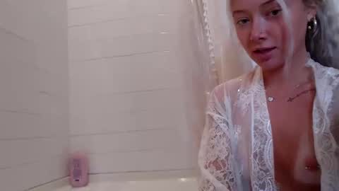 Lily Monroe online show from 09.21.25
