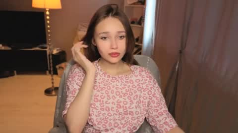 Snapshot of lina_and_lion chatting on 05.19.26 Scarlet online show from 05.19.26
