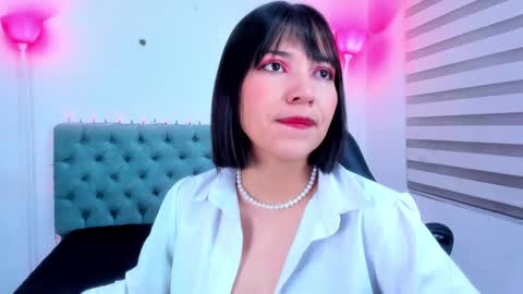 Snapshot of lina_bedoya chatting on 01.13.25 Lina Bedoya online show from 01.13.25