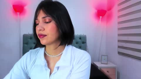 Snapshot of lina_bedoya chatting on 01.15.25 Lina Bedoya online show from 01.15.25