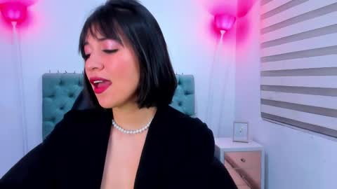 Snapshot of lina_bedoya chatting on 01.18.25 Lina Bedoya online show from 01.18.25