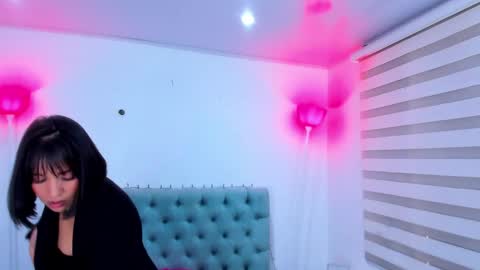 Snapshot of lina_bedoya chatting on 01.18.25 Lina Bedoya online show from 01.18.25