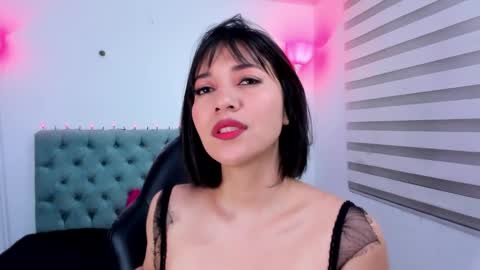 Snapshot of lina_bedoya chatting on 01.21.25 Lina Bedoya online show from 01.21.25