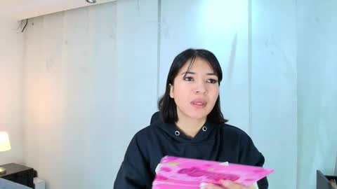 Snapshot of lina_bedoya chatting on 10.10.25 Lina Bedoya online show from 10.10.25