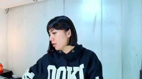 Snapshot of lina_bedoya chatting on 10.21.25 Lina Bedoya online show from 10.21.25