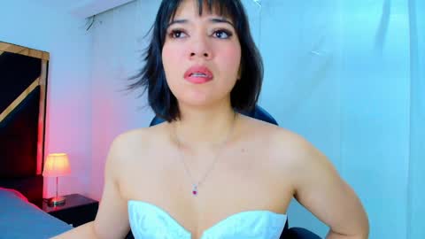  Lina Bedoya  online show from 04.10.26