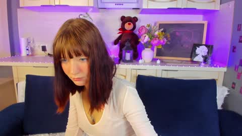 Lina blueeyed    GMT3 1100-1700 Mon Wed Thu Sat Sun online show from 12.04.24