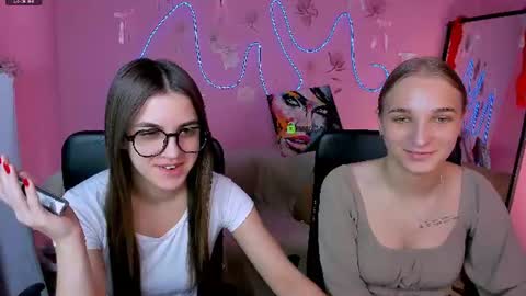 Snapshot of lina_fox12 chatting on 06.17.26 lina_fox12 online show from 06.17.26
