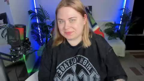 lina_linx online show from 02.25.25
