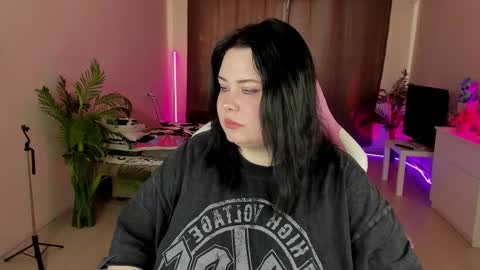 lina_linx online show from 09.15.25
