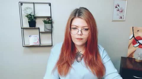 Snapshot of lina_ri chatting on 10.18.25 lina_ri online show from 10.18.25