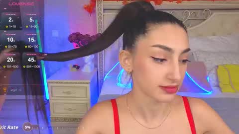 Snapshot of lina_robbins chatting on 11.13.25 Lina Robbins online show from 11.13.25