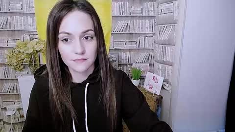 Lina online show from 10.13.25