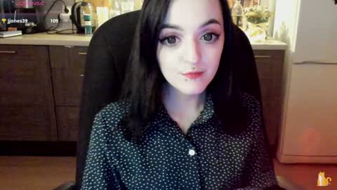 Lina 3  1715622743 online show from 12.31.24