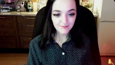 Lina 3  1715622743 online show from 12.31.24