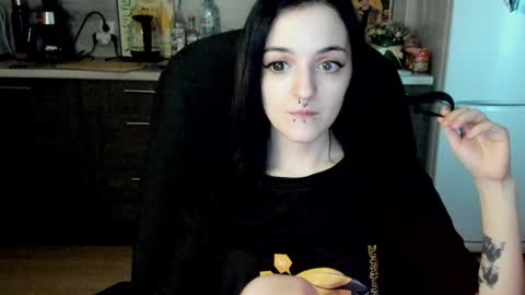 Lina 3  1715622743 online show from 01.15.25