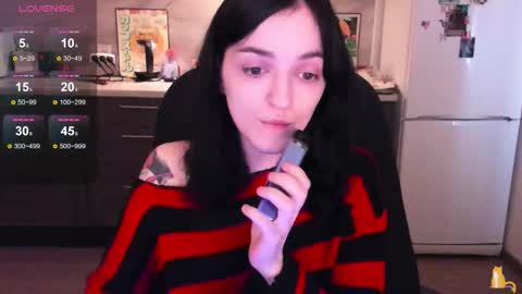 Snapshot of lina_tyaan chatting on 10.21.25 Lina 3 1715622743 online show from 10.21.25