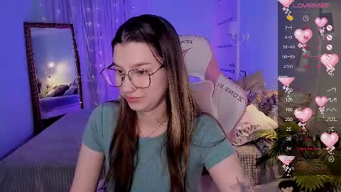 Snapshot of linablossom chatting on 07.18.26 Lina online show from 07.18.26