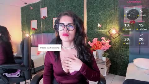 Snapshot of linagh chatting on 10.02.25 Lina online show from 10.02.25