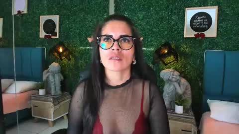 Snapshot of linagh chatting on 10.29.25 Lina online show from 10.29.25