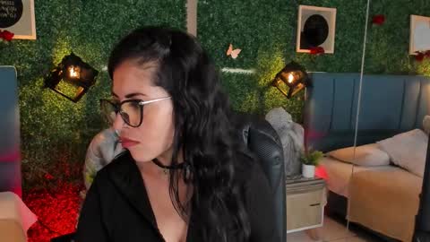 Lina  online show from 12.16.25