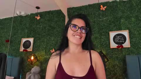 Snapshot of linagh chatting on 02.04.26 Lina online show from 02.04.26