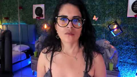 Snapshot of linagh chatting on 02.13.26 Lina online show from 02.13.26