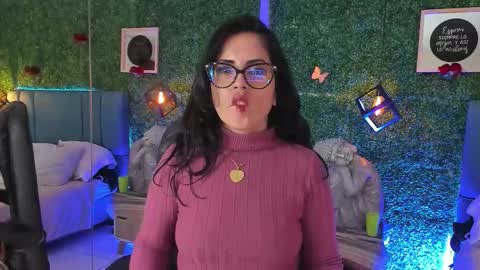 Snapshot of linagh chatting on 02.19.26 Lina online show from 02.19.26