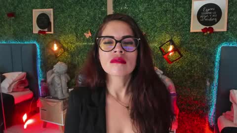 Lina  online show from 04.17.26