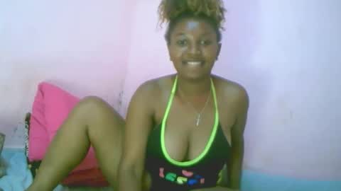 Snapshot of linah1123 chatting on 09.30.25 linah1123 online show from 09.30.25