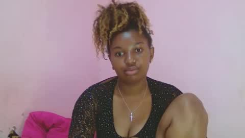 Snapshot of linah1123 chatting on 10.02.25 linah1123 online show from 10.02.25