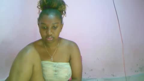 Snapshot of linah1123 chatting on 10.15.25 linah1123 online show from 10.15.25