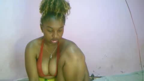 Snapshot of linah1123 chatting on 10.19.25 linah1123 online show from 10.19.25