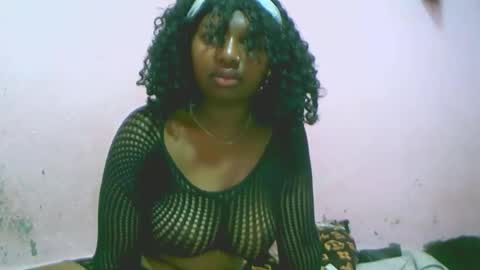 Snapshot of linah1123 chatting on 10.29.25 linah1123 online show from 10.29.25