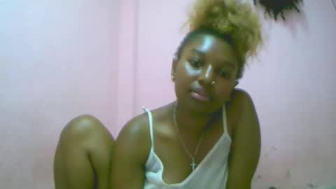 Snapshot of linah1123 chatting on 11.06.25 linah1123 online show from 11.06.25