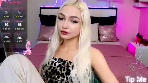 I am Lina online show from 09.23.25