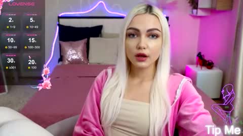 I am Lina online show from 10.19.25