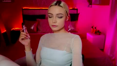 I am Lina online show from 11.14.25