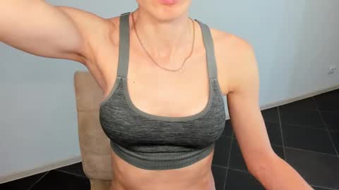 Snapshot of linalivee chatting on 01.25.25 LinaLivee online show from 01.25.25