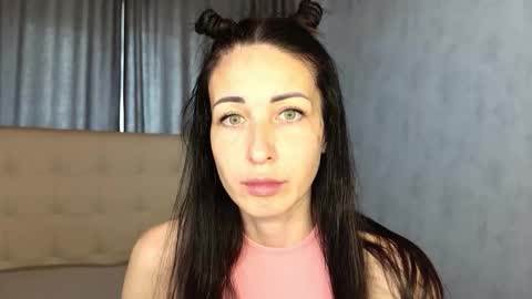 Snapshot of linalivee chatting on 10.14.25 LinaLivee online show from 10.14.25