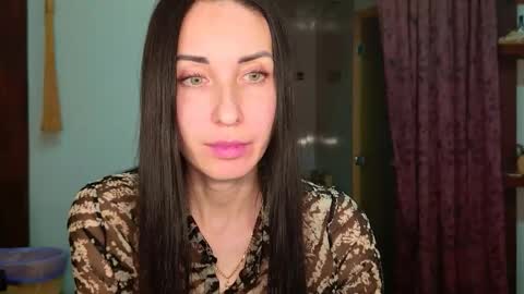 LinaLivee online show from 02.10.26