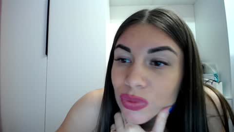 Snapshot of linasparks chatting on 12.15.24 Lina Sparks online show from 12.15.24