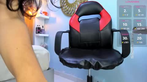 L I N A  online show from 10.14.25