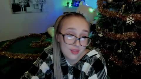 Lina online show from 12.23.24