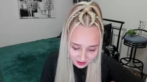 Lina online show from 02.15.25