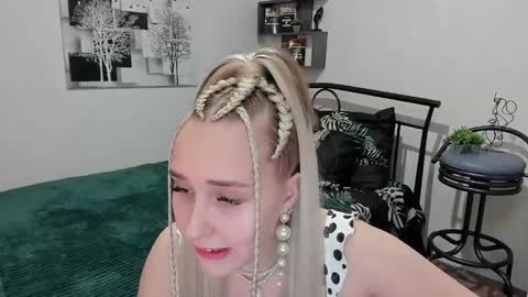 Lina online show from 02.19.25